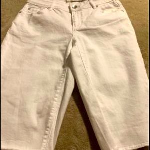 C Denim Women’s White Jean shorts Size 2x13( New with tags )